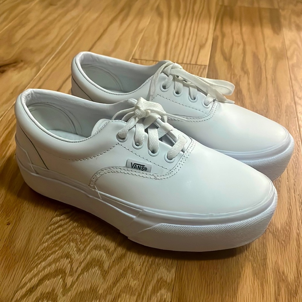 Vans Platform Era White NWOB Size 6.5